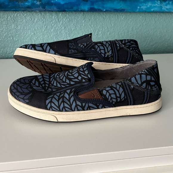 Patterned Olukai Slip On Shoes EUC - Picture 3 of 8